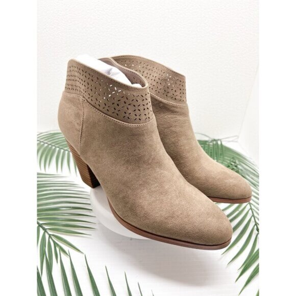 Violet & Red Jackson Laser Cut Topline Ankle Bootie in Taupe Size 9 NWOB - Picture 1 of 10